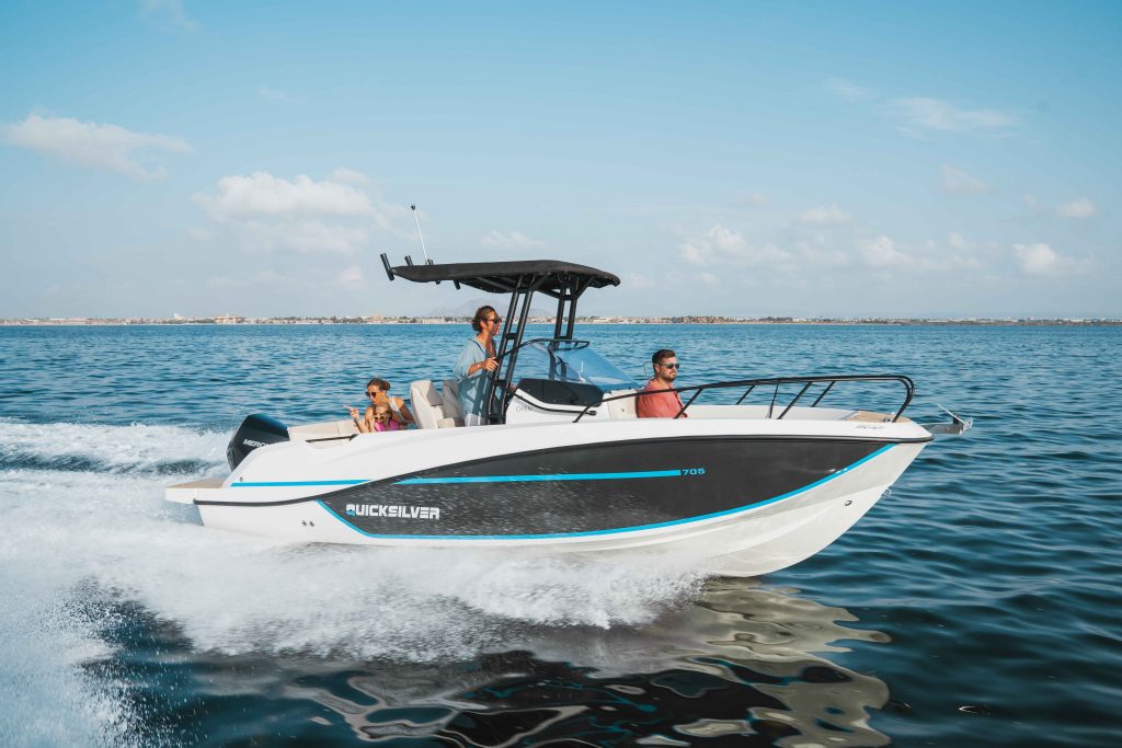 QUICKSILVER 705 Open (660)