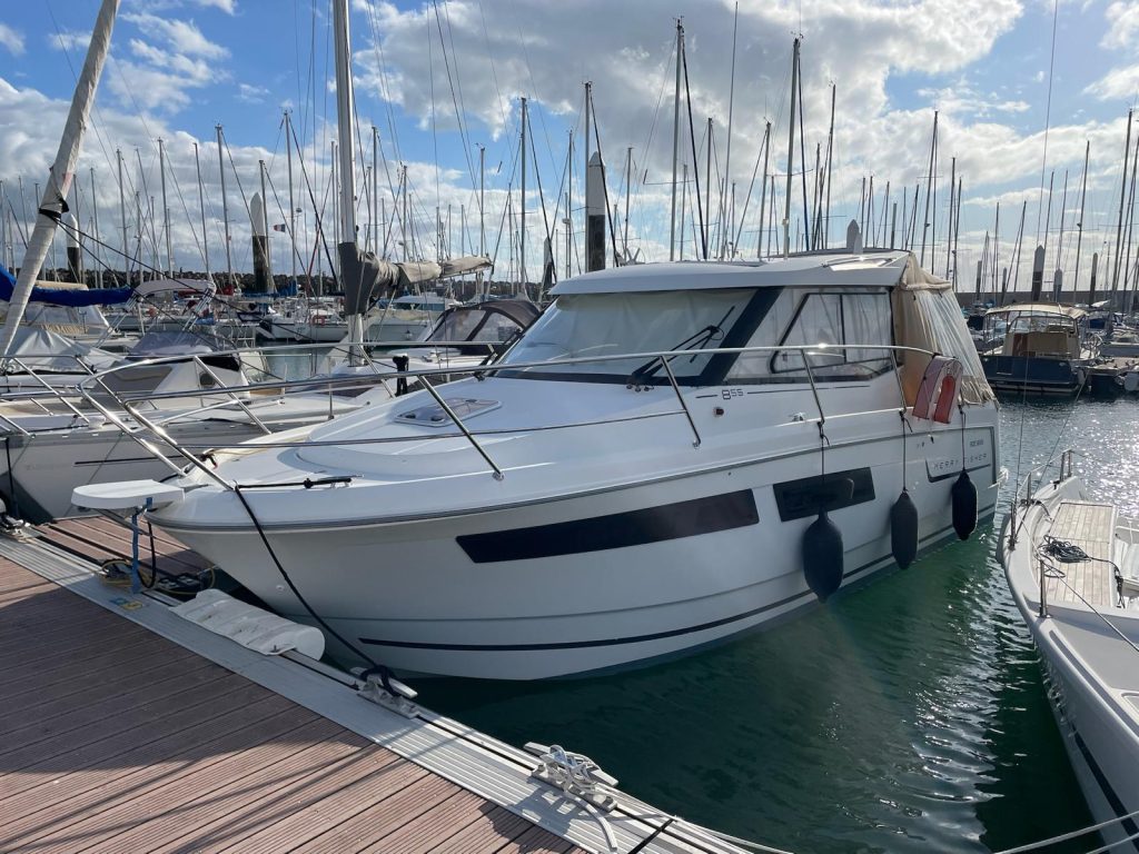 JEANNEAU Merry fisher 855 (810)